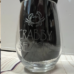 Crabby Beach Wine Glass